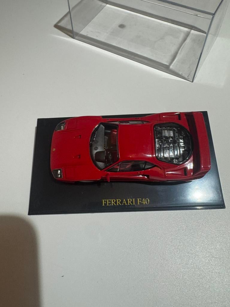 Ferrari F40 collectors ithem, Hobby & Loisirs créatifs, Enlèvement ou Envoi, Comme neuf