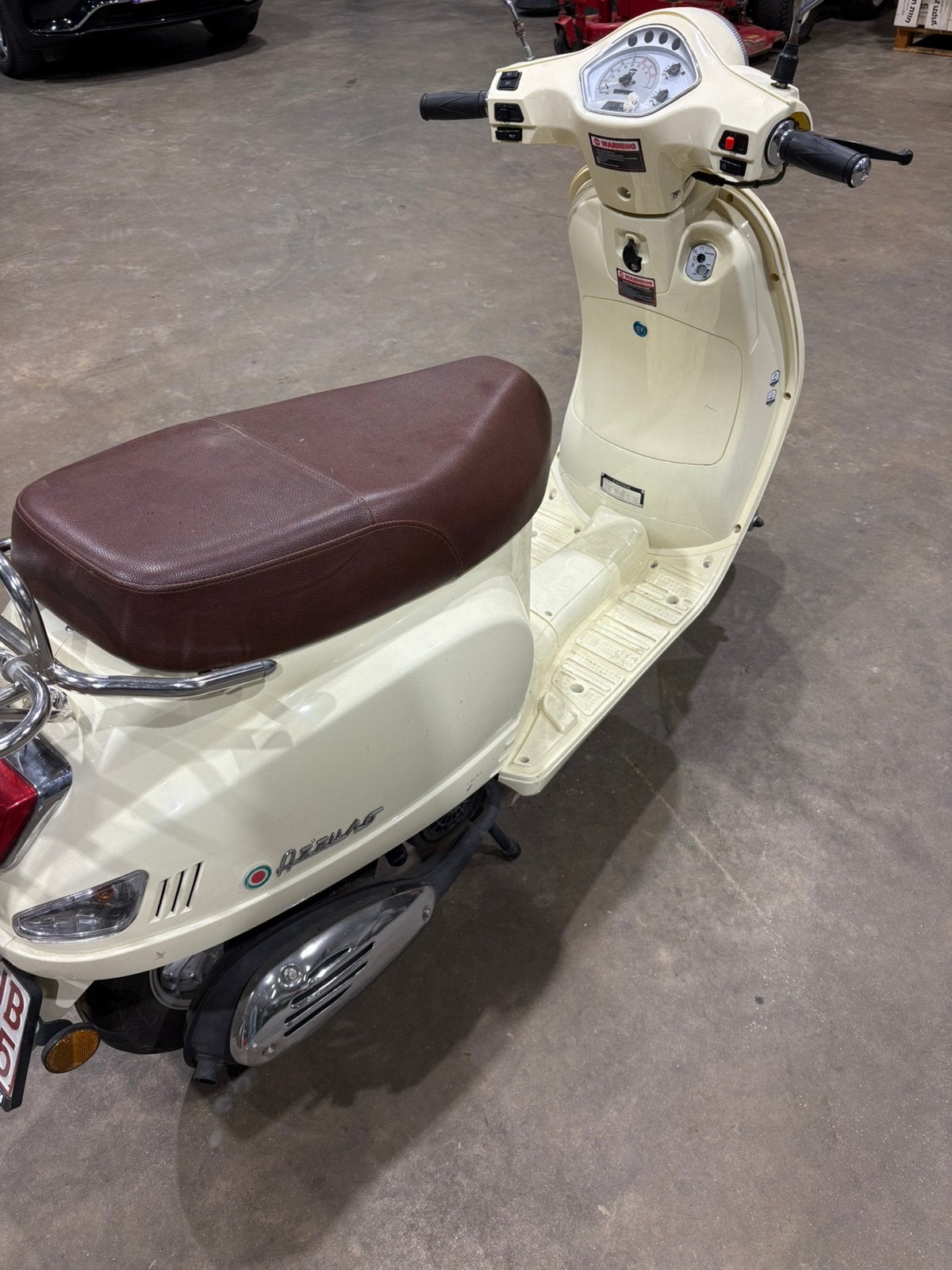 Neco azzuro 125cc, Ophalen, Zo goed als nieuw