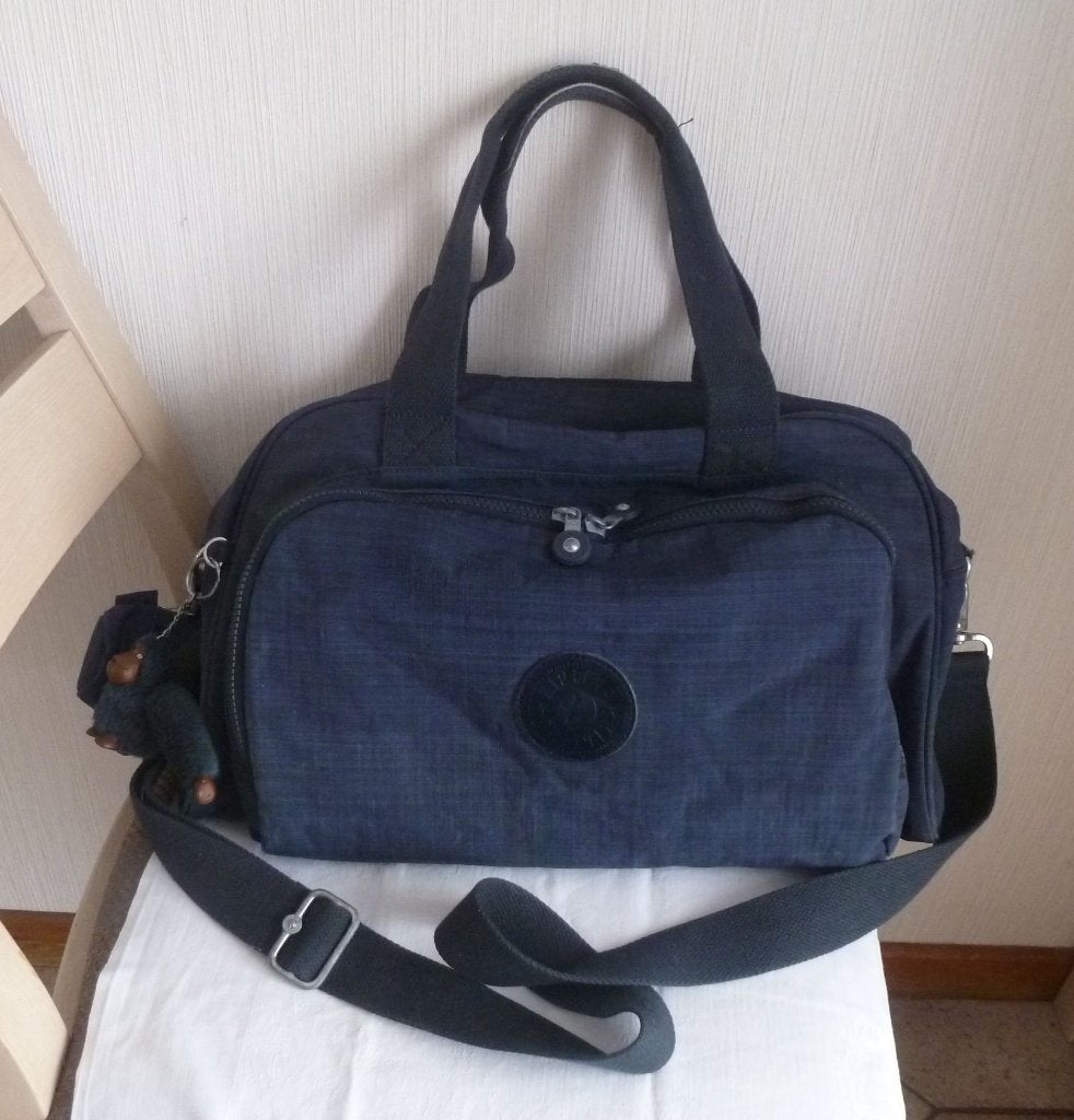 Kipling super sac à langer marine + coussin + + singe, Enfants & Bébés, Accessoires de mode pour bébé, Enlèvement ou Envoi, Utilisé