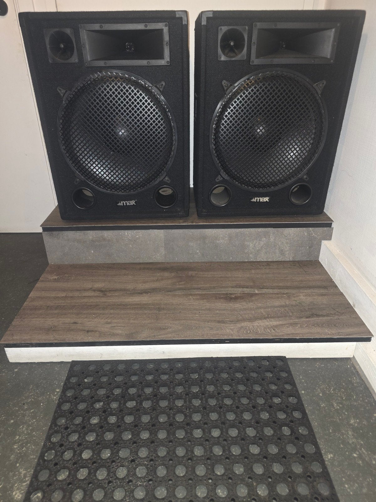 2 grote MAX-luidsprekers – zeer goede staat

Vraagprijs: € 1, Audio, Tv en Foto, Ophalen of Verzenden, Zo goed als nieuw, Draagbare speaker