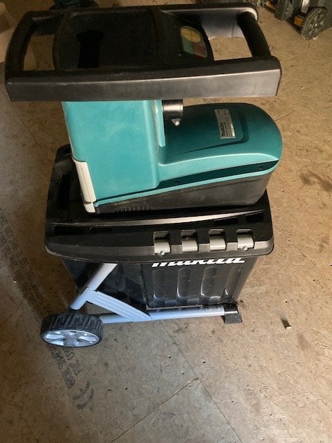 Hakselaar - Makita, Tuin en Terras, Ophalen, Zo goed als nieuw, Makita, Met opvangbak