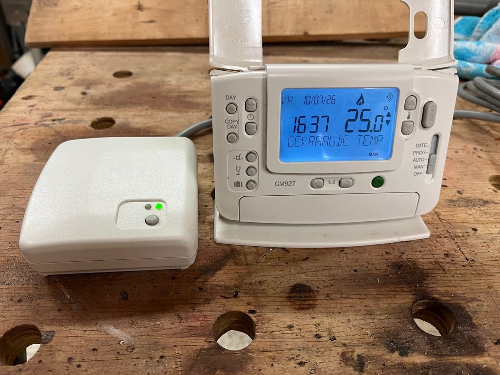 Kamerthermostaat Honeywell M907 afstandsbediening, Doe-het-zelf en Bouw, Thermostaten, Ophalen, Gebruikt