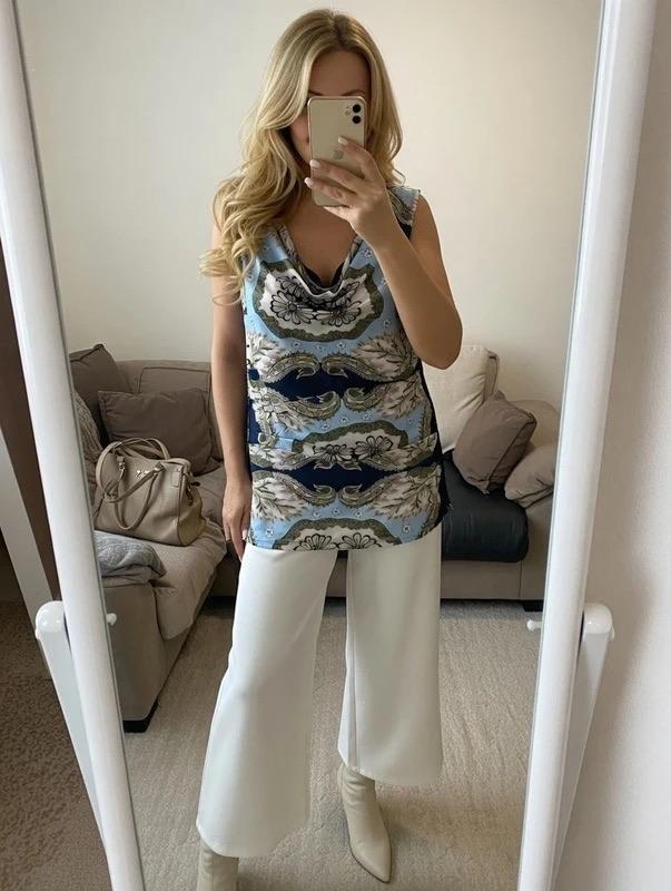 Blouse met watervalkraag maat 42, Kleding | Dames, Verzenden, Zo goed als nieuw, Maat 42/44 (L), Blauw