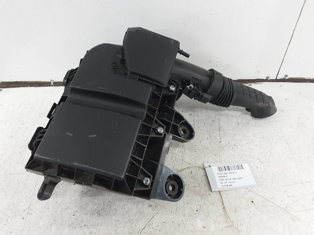 LUCHTFILTER 308 SW (L4 / L9 / LC / LJ / LR) (9828002080), Gebruikt, Mevr. I. Hauben, Rue de l'Espoir 34 34
4030  GRIVEGNÉE, BE