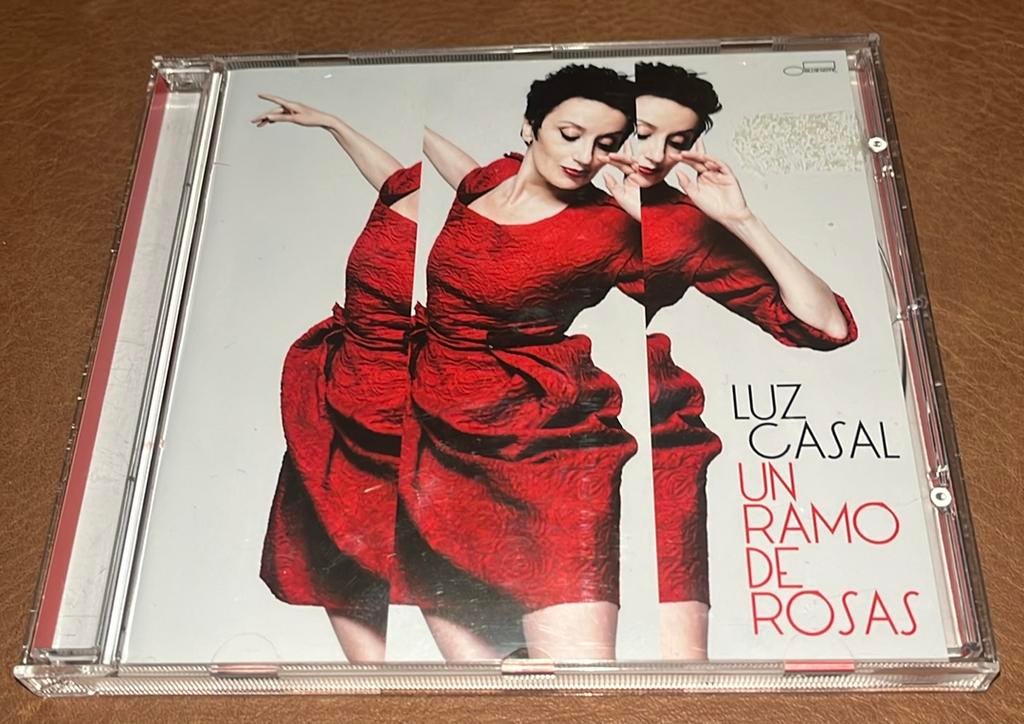 Luz Casal - Un Ramo De Rosas - CD - Spain 2011, Enlèvement ou Envoi, Utilisé