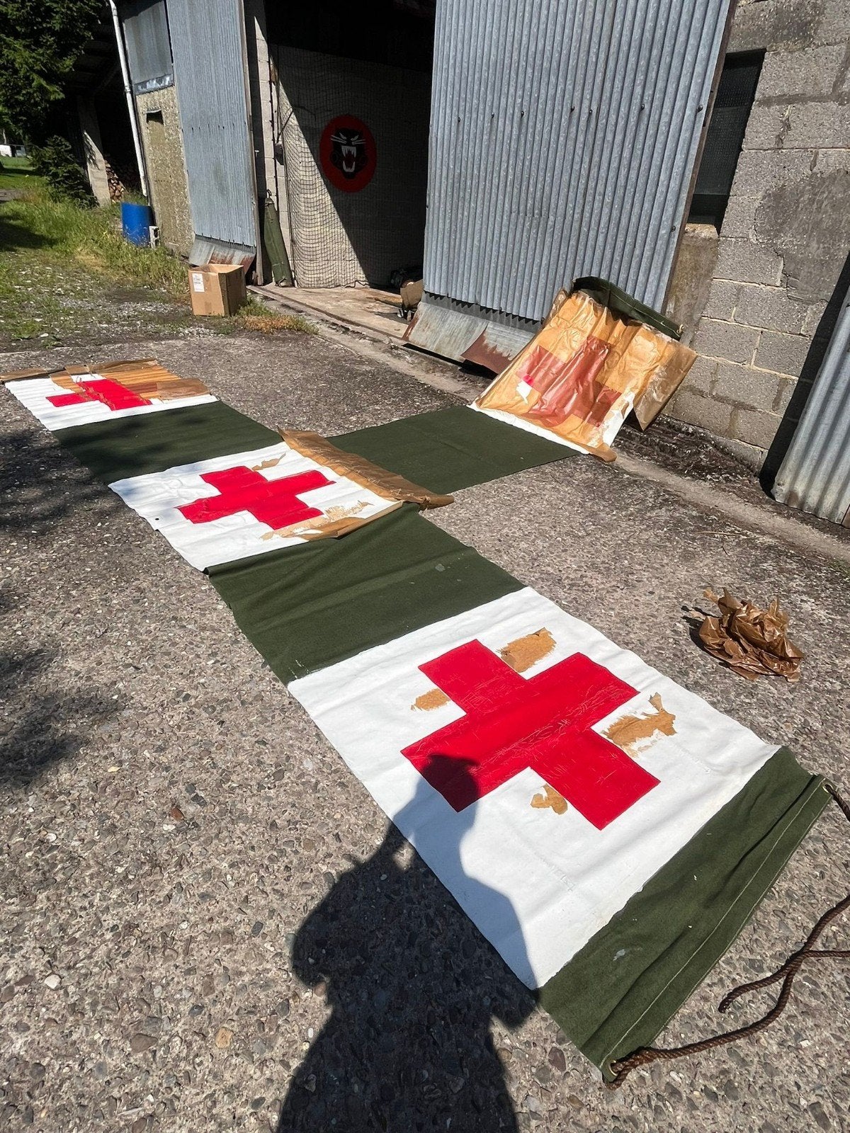 Croix rouge véhicules/tentes, Enlèvement ou Envoi
