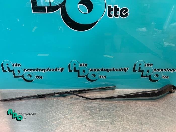 Bras essuie-glace avant d'un Peugeot Expert (Expert 07-), -, 3 mois de garantie, Utilisé, -