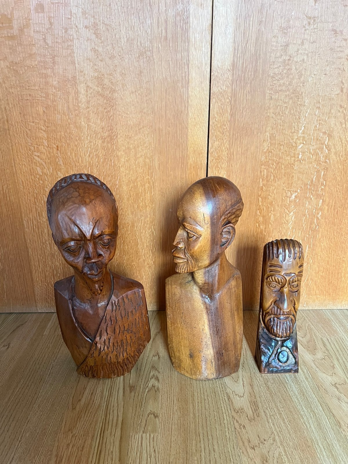 Lot de 4 sculptures africaines en bois (vintage), Enlèvement, Sur socle, Bois, Buste