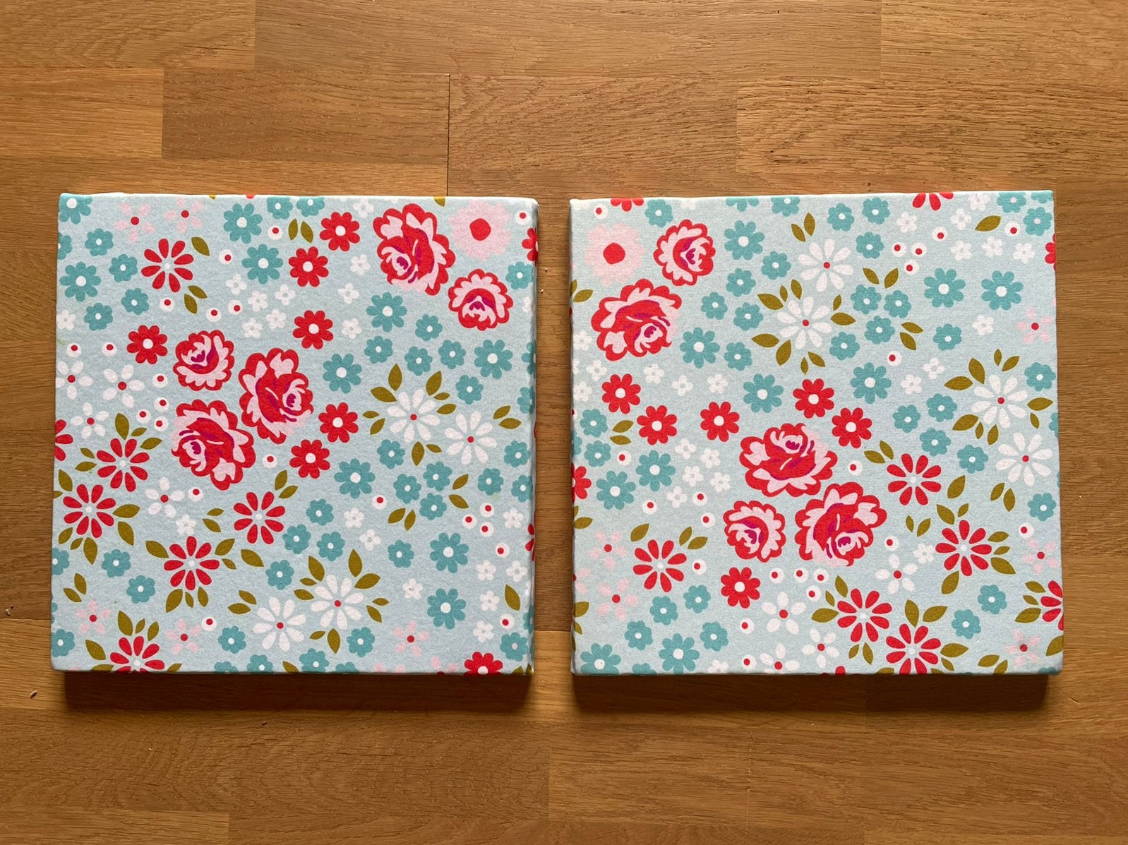 2 canvasdoeken met bloemen, Moins de 50 cm, Enlèvement ou Envoi, Comme neuf, Imprimé