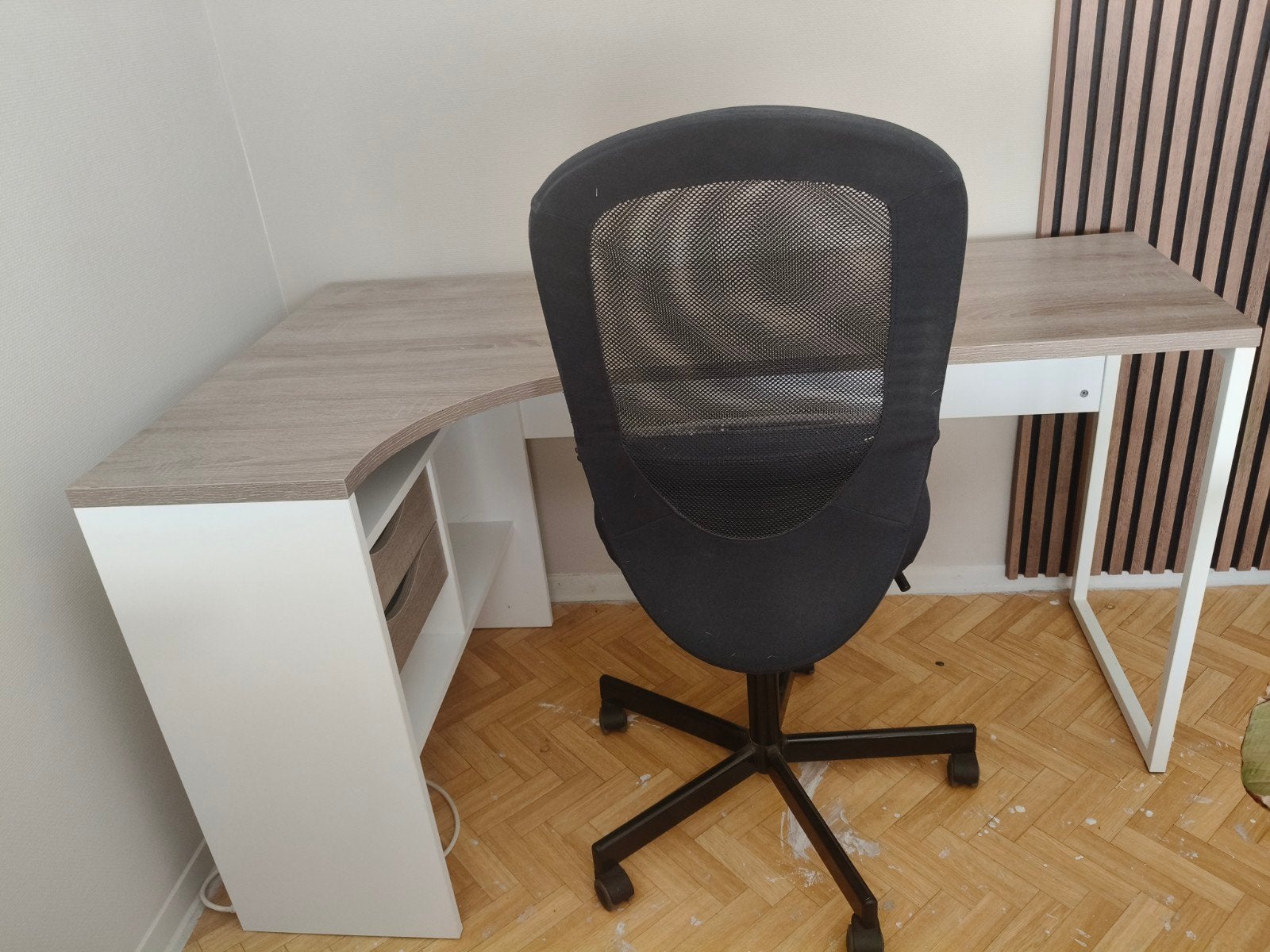 Bureau en stoel, Ophalen