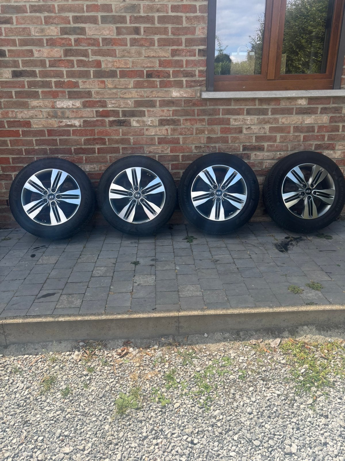 4 Jantes pour Hyundai et Kia + 2 pneus Michelin hiver neuf, Enlèvement, Pneu(s)