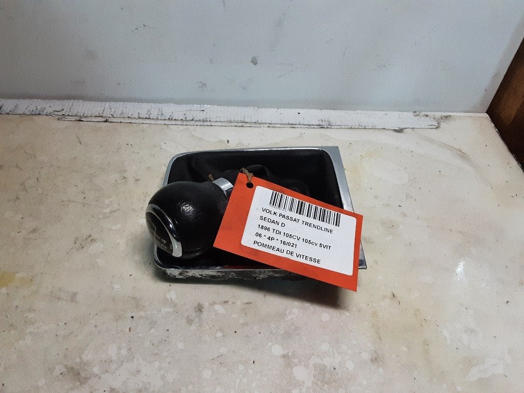 LEVIER DE CHANGEMENT DE VITESSES Volkswagen Passat (3C2), Volkswagen, Mevr. I. Hauben, Utilisé, Rue de l'Espoir 34 34
4030  GRIVEGNÉE, BE