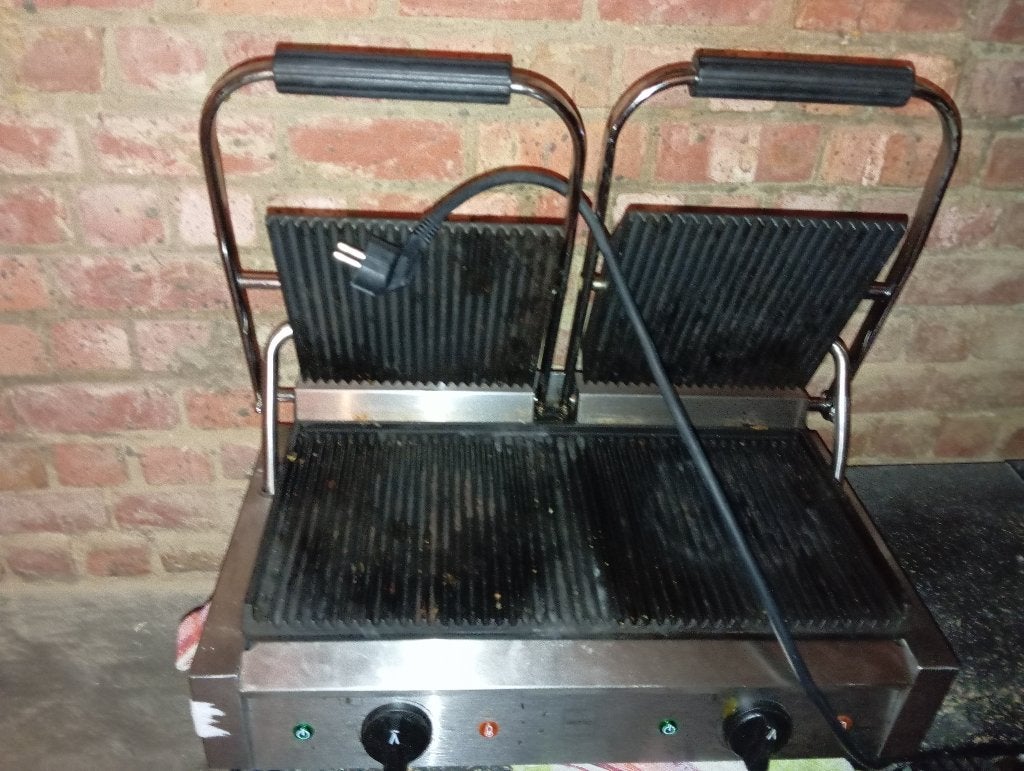 Paninigrill dubbele, Ophalen, Gebruikt