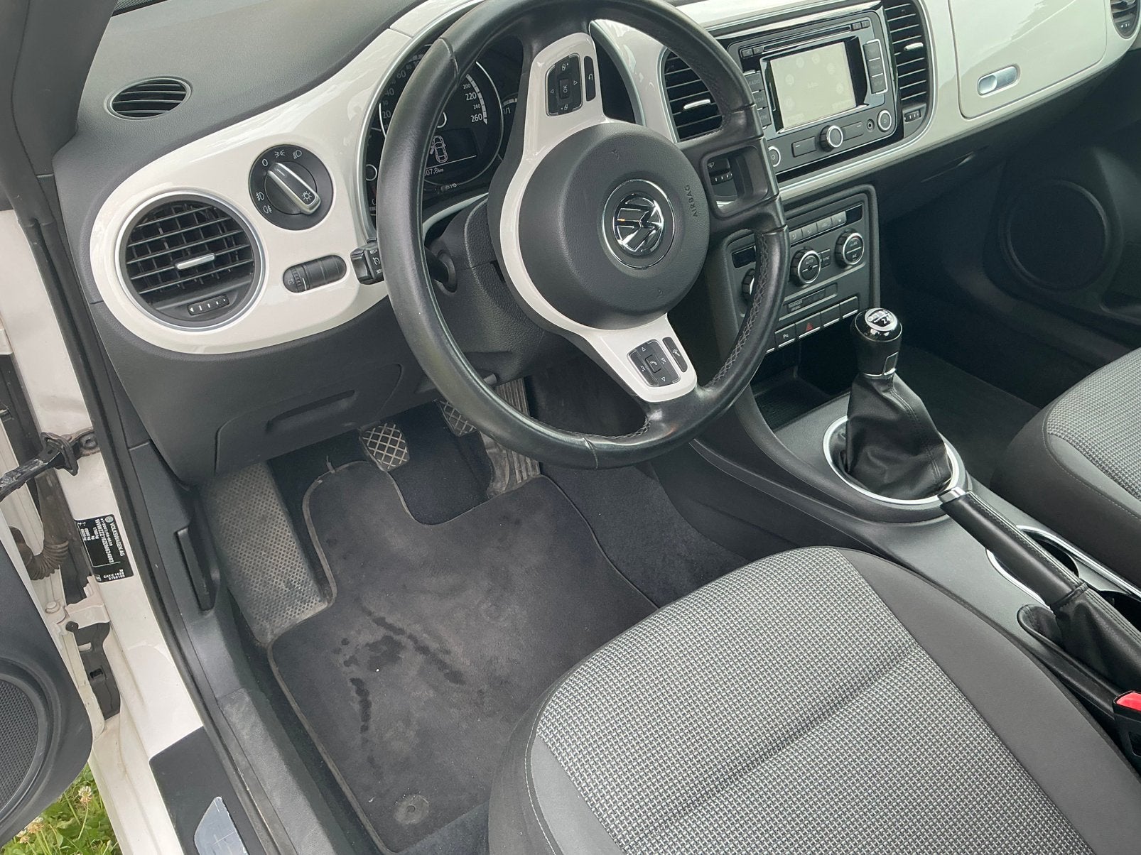 Volkswagen New Beetle, Autos, Volkswagen, 1360 kg, Euro 5, Boîte manuelle, Diesel