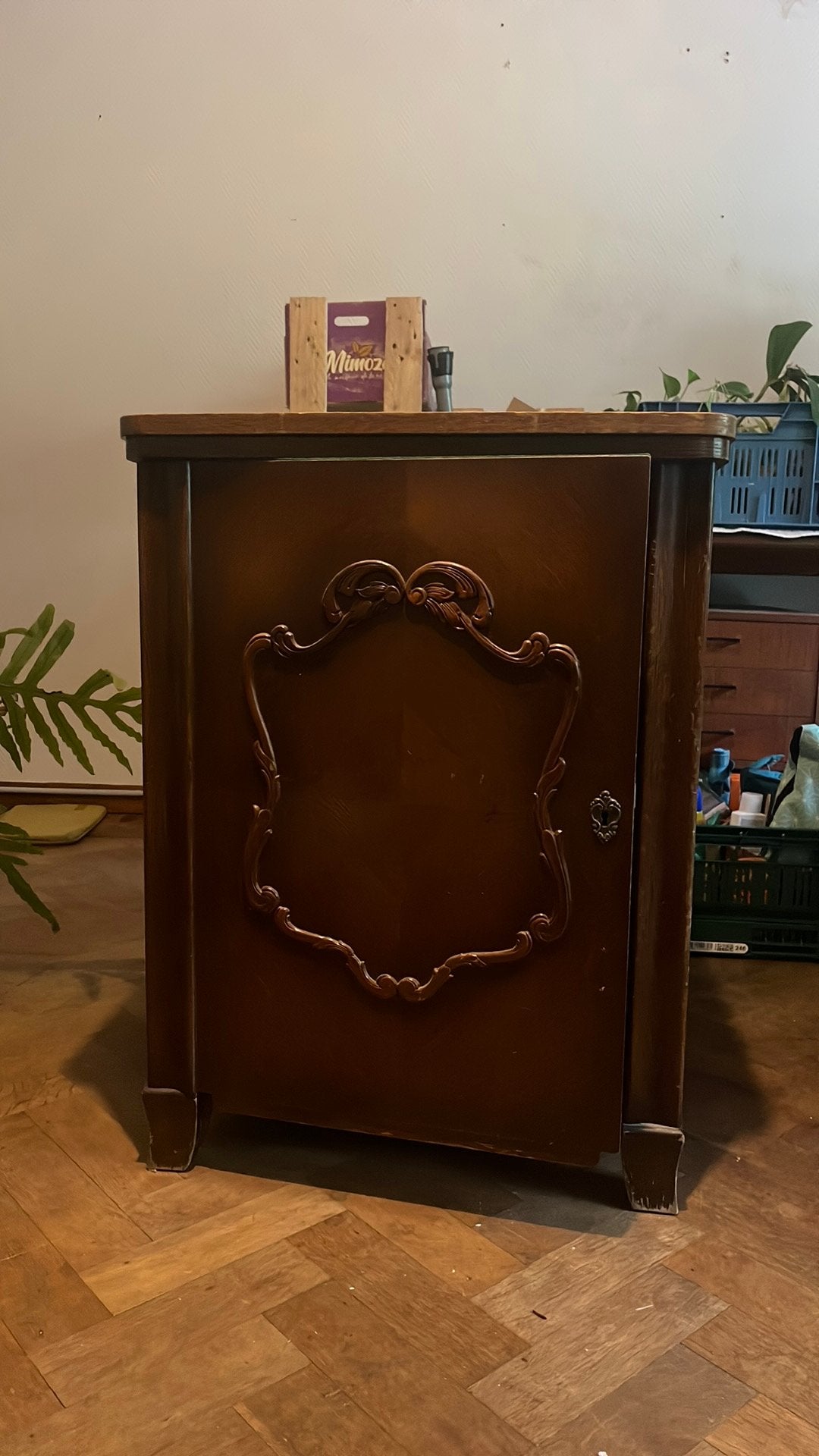 Ouderwetse antieke naaimachine en kastje van hout, 70 cm ou plus, 45 à 65 cm, Enlèvement, Utilisé