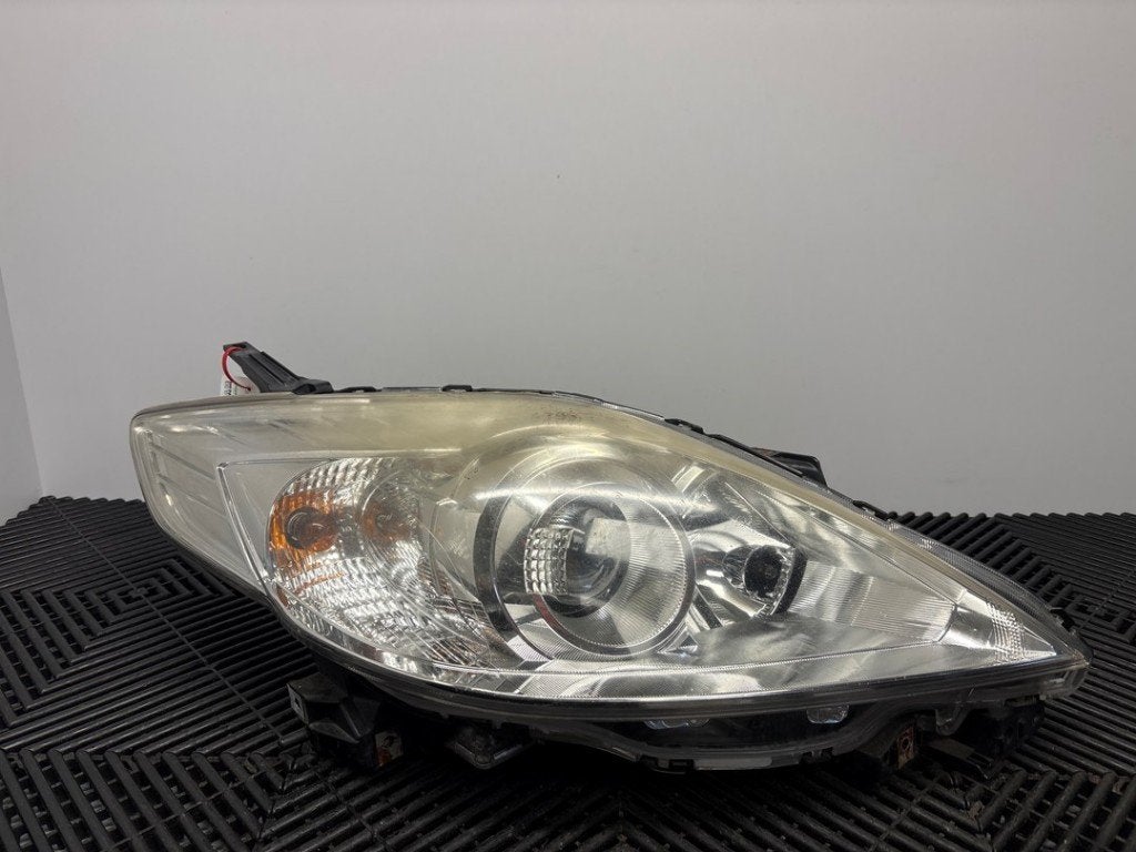 PHARE / OPTIQUE AVANT DROIT Mazda 5 (CR19) (|00HR00DCPL|), Hitdorfer Straße 73
51371  Leverkusen, DE, Mazda, Utilisé, Info@mazda.de