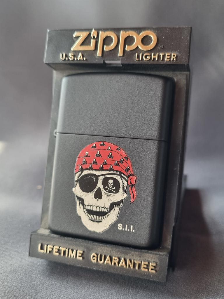 Briquet Zippo Skull noir mat, Envoi, Comme neuf, Briquet