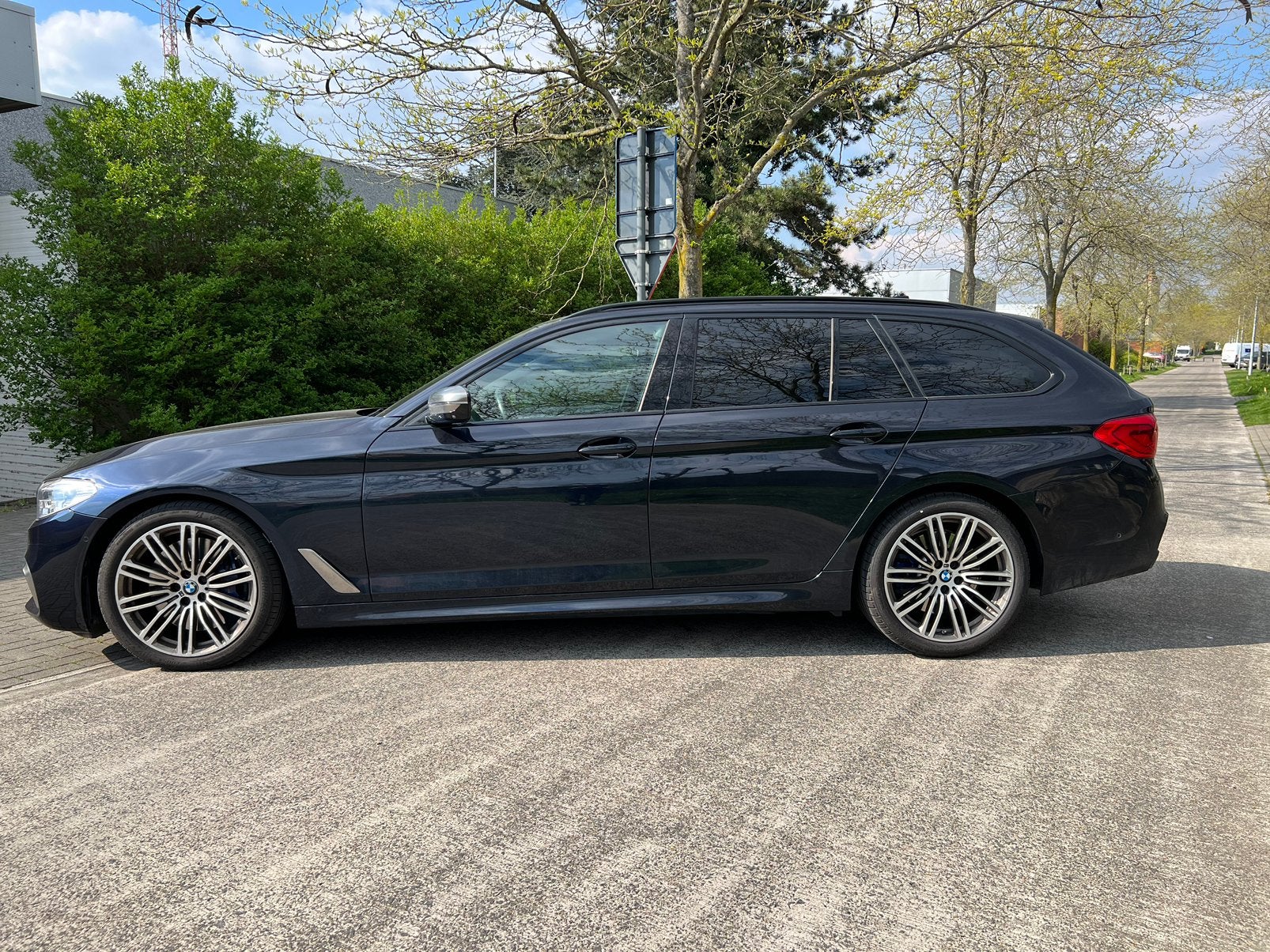 Bmw M550D xdrive break m pakket 3.0 diesel 400pk euro 6b, Auto's, Automaat, Euro 6, Blauw, Leder