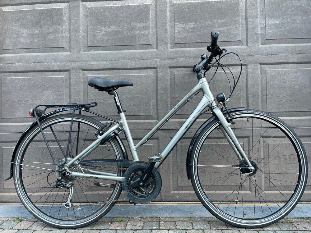 vélo de ville / trekking Giant Aero RS 3 taille S, Vélos & Vélomoteurs, Frein sur jante, Enlèvement, 28 pouces, 47 à 50 cm