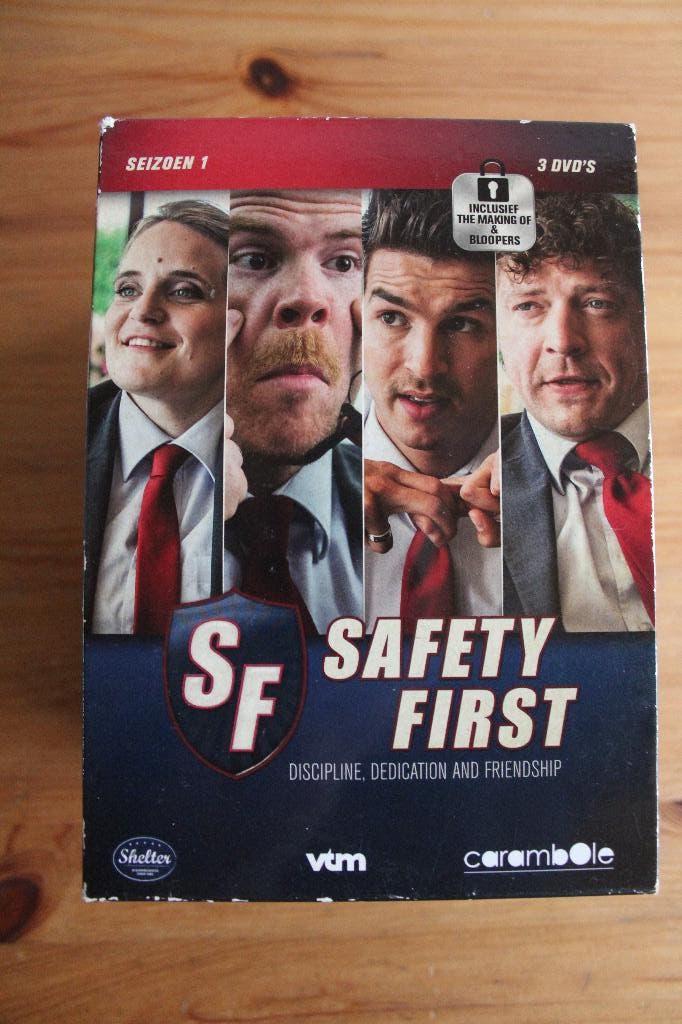 Safety First  seizoen 1        Leuke Vlaamse komedie-serie!, Cd's en Dvd's, Alle leeftijden, Ophalen of Verzenden, Zo goed als nieuw