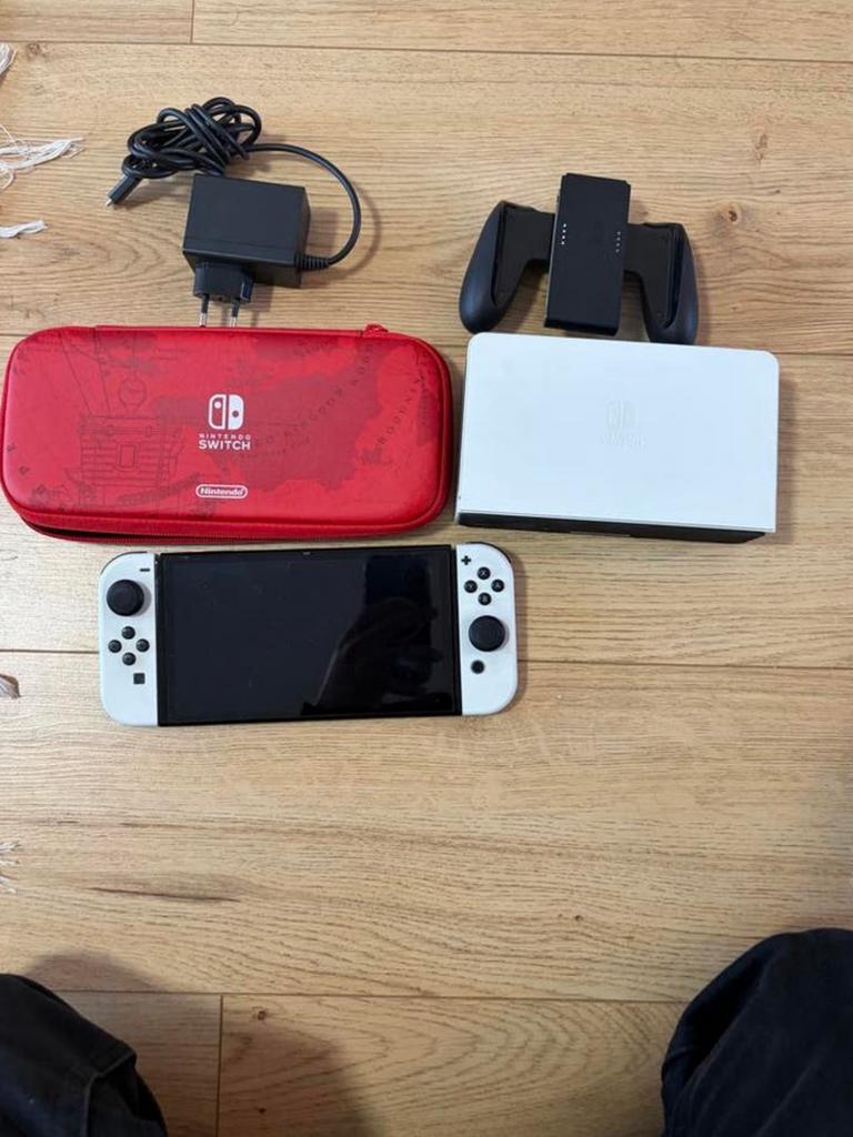 Nintendo Switch OLED, Games en Spelcomputers, Spelcomputers | Nintendo Switch, Zo goed als nieuw, Switch OLED, Ophalen of Verzenden