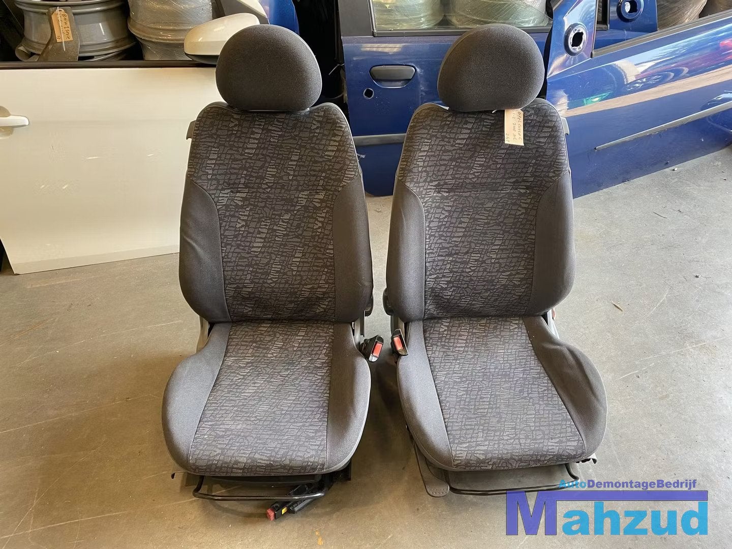 Opel Corsa C voorstoelen stof grijs zwart, Auto-onderdelen, Interieur en Bekleding, Gebruikt