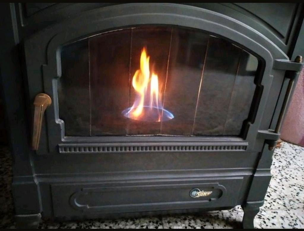 AV poêle mazout tout en fonte révisé, Enlèvement, Utilisé