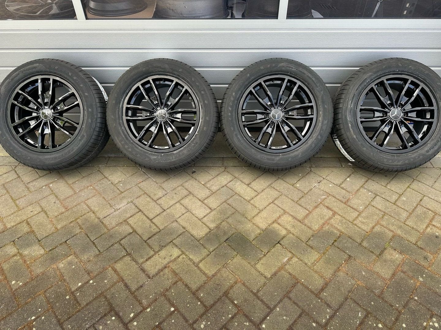 18 Mercedes Sprinter W907 W906 W910 E-sprinter velgen banden, Neuf, Pneus et Jantes, 255 mm, Pneus été
