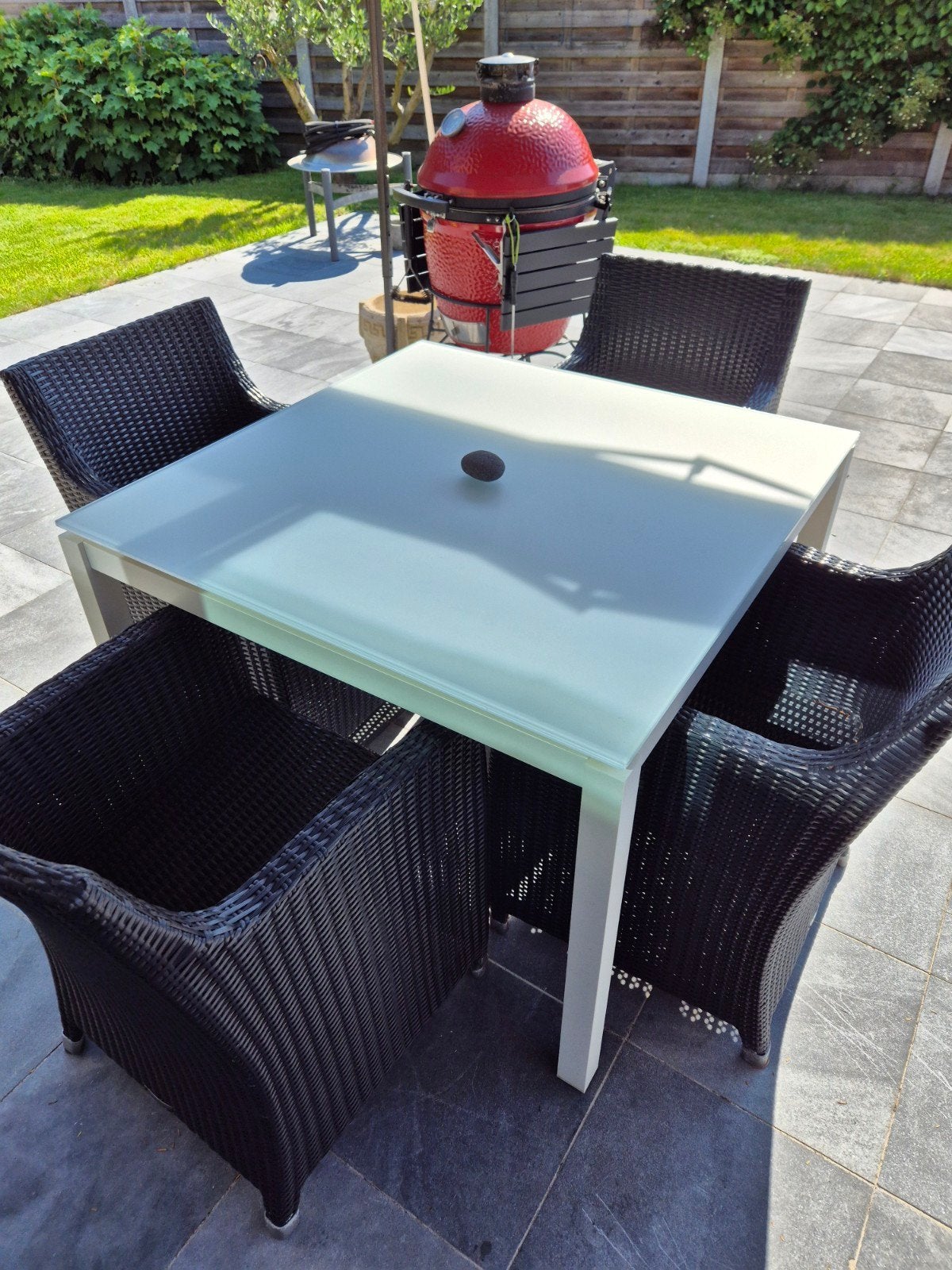 Vierkante tafel Jati & Kebon met 4 stoelen, Enlèvement