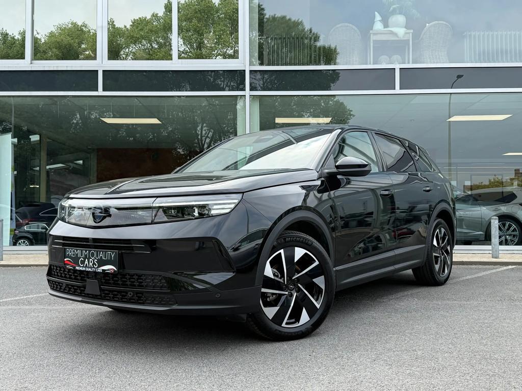 Opel Grandland MHEV GS / CAMERA / CARPLAY / ZETEL & STUURWIE, Stof, Gebruikt, 1199 cc, Bedrijf
