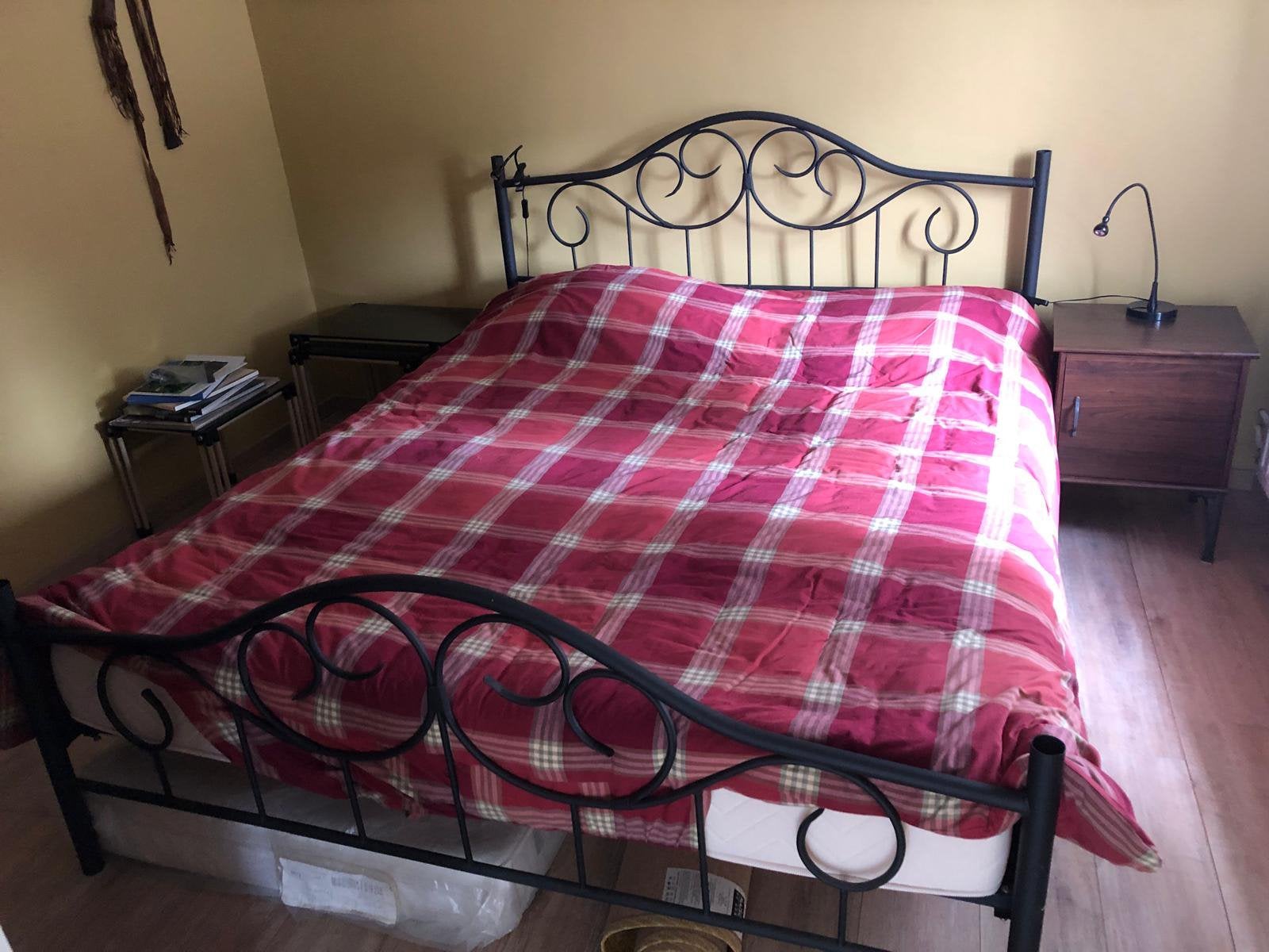 Lit en fer forgé + matelas 160 cm, Maison & Meubles, Enlèvement, Utilisé