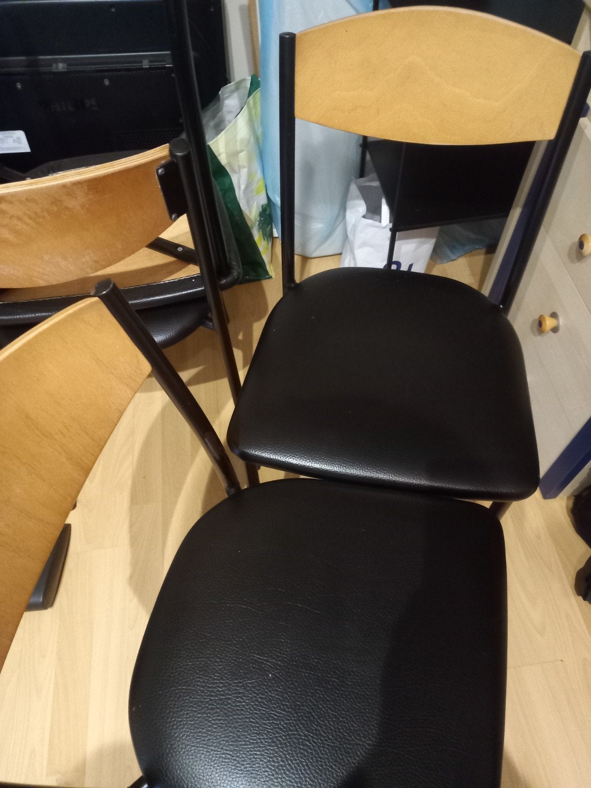 4 stoelen, Ophalen