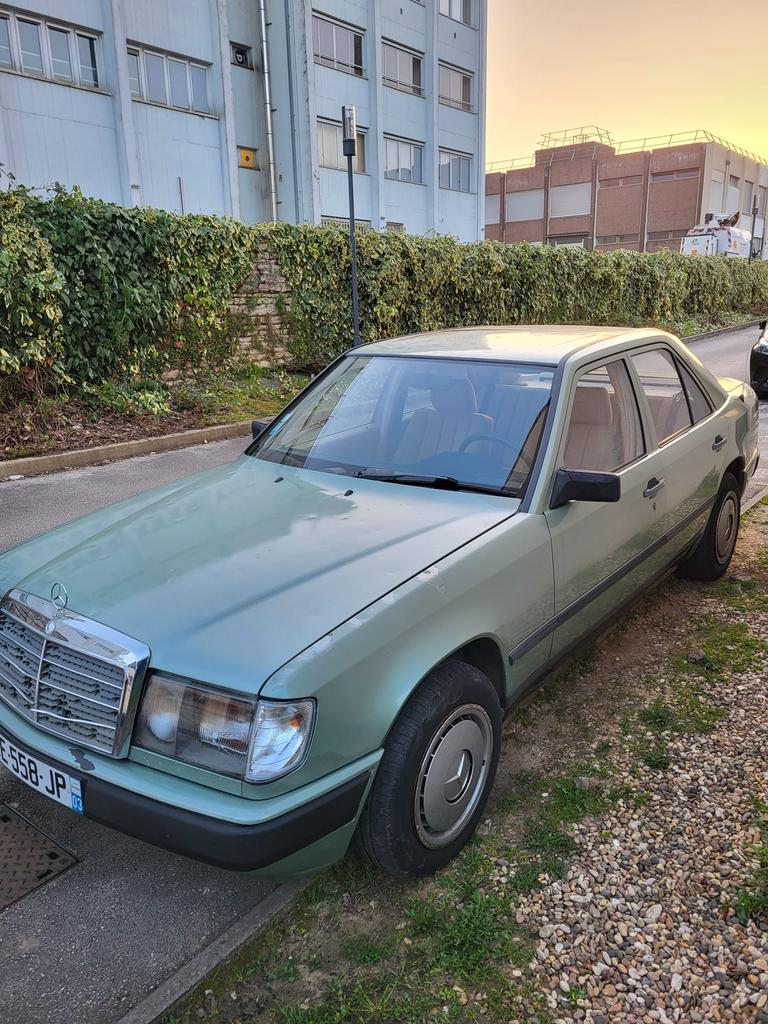 W124 300d mercedes, Toit ouvrant, 5 portes, 6 cylindres, Particulier