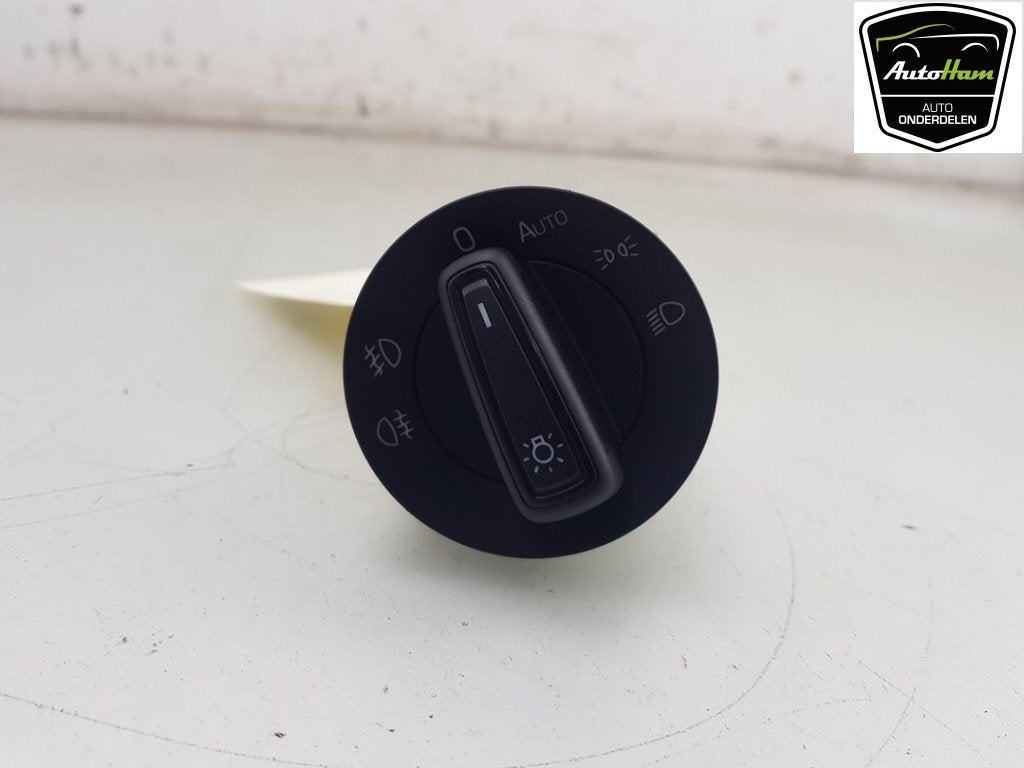 INTERRUPTEUR D'ECLAIRAGE Skoda Fabia IV (PJ3) (01-2021/-), Utilisé, Skoda