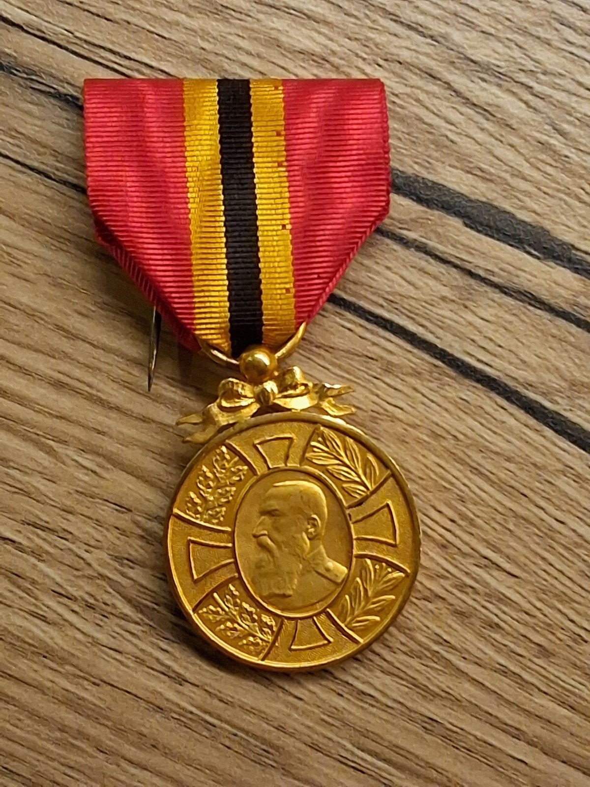 Herinneringsmedaille regeerperiode Leopold II, Postzegels en Munten, Verzenden