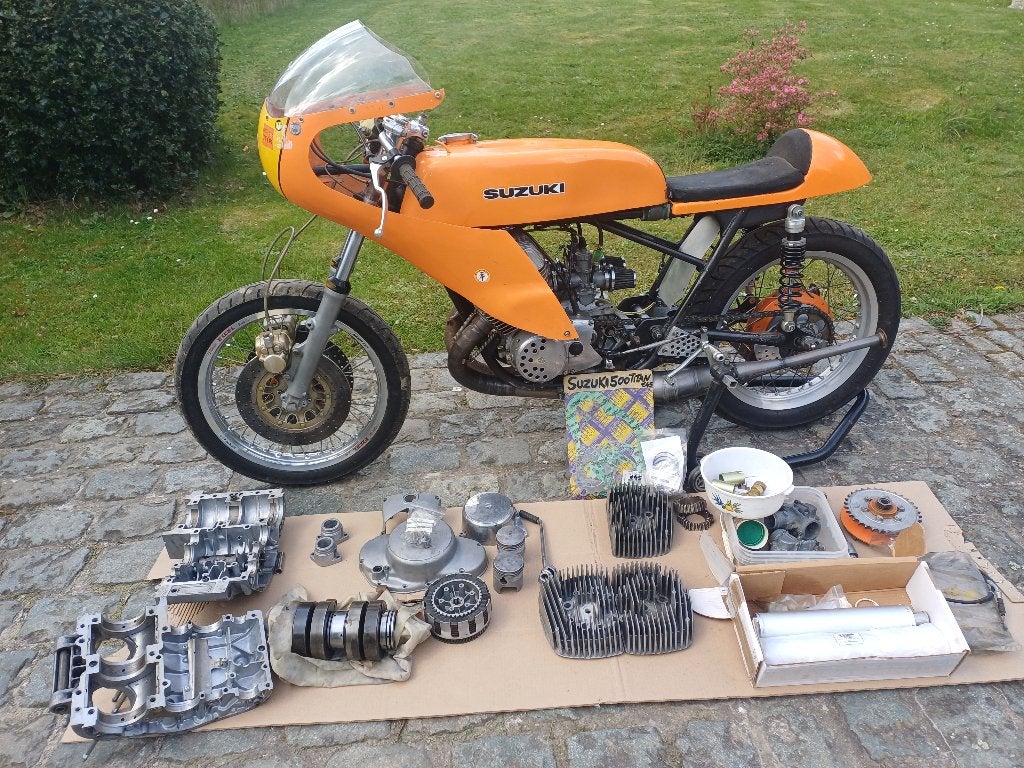 Coureur classique Suzuki GT500, Motos, Occasion, Plus de 35 kW, 2 cylindres, Sport