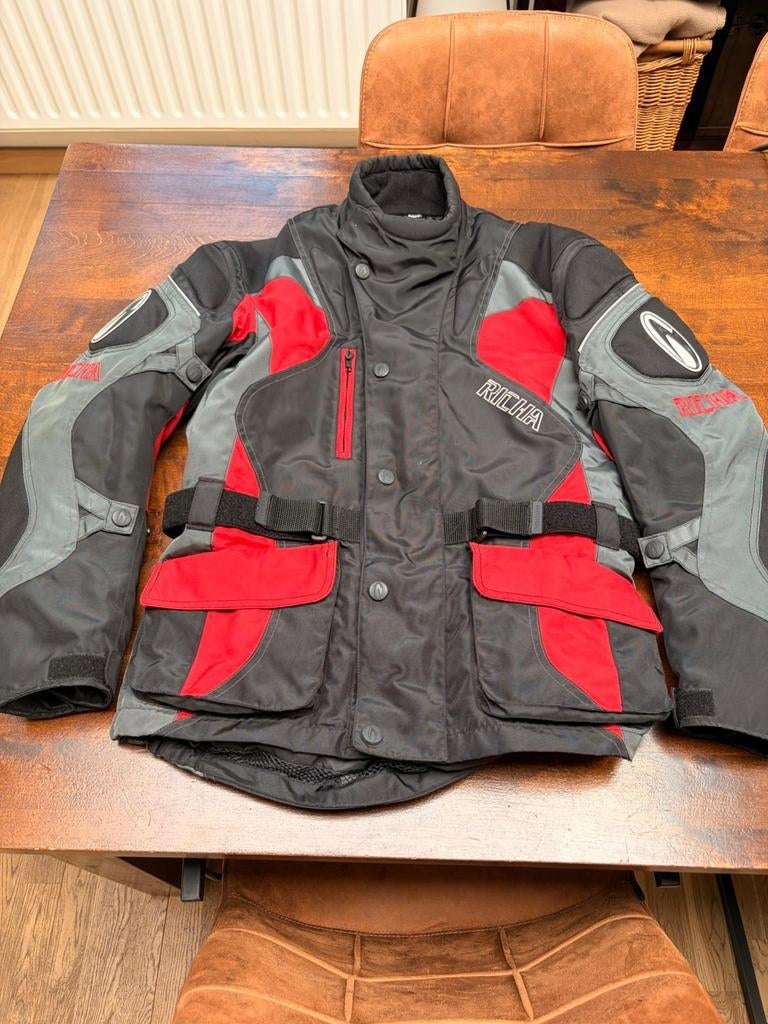 Mooie, verzorgde Richa motorjas maat S , met alle protectie., Motoren, Ophalen