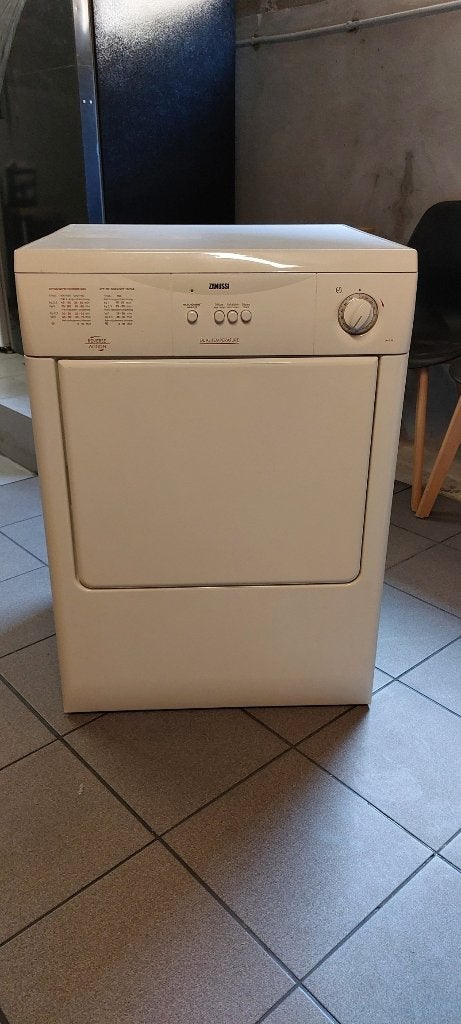 Zanussi ZTA220 droogkast, Elektronische apparatuur, Ophalen, Gebruikt, Minder dan 85 cm, Luchtafvoer