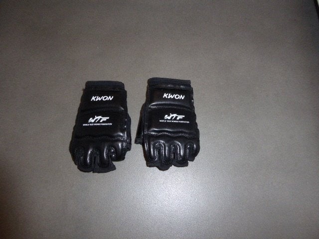 vechtsport/boks handschoenen - S = 6 - 12j, Sport en Fitness, Taekwondo, Ophalen of Verzenden, Zo goed als nieuw, Vechtsportmaterialen