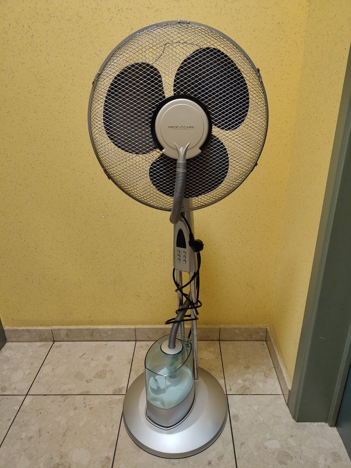 Ventilateur sur pied, Enlèvement, Ventilateur avec télécommande, Utilisé, Ventilateur de trépied