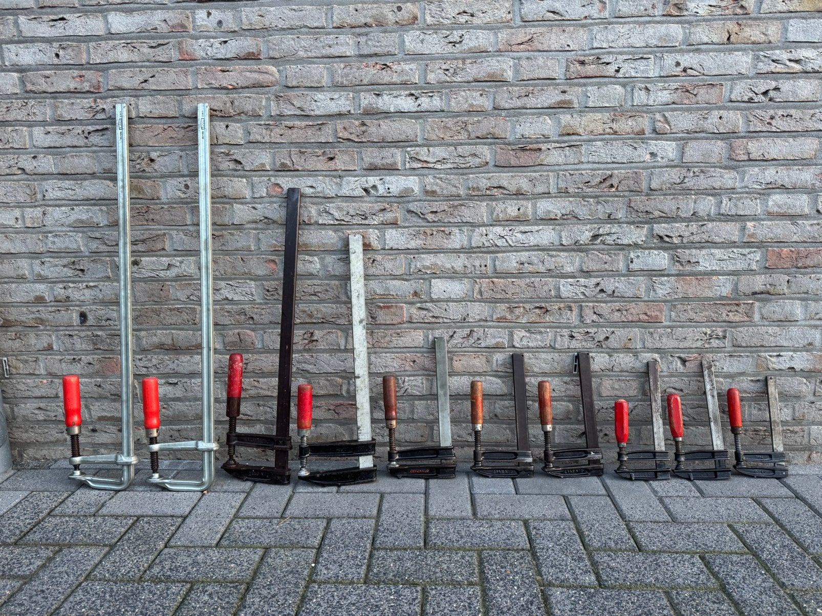 Te koop 10 stuks merk  lijmtangen, Doe-het-zelf en Bouw, Ophalen, Zo goed als nieuw