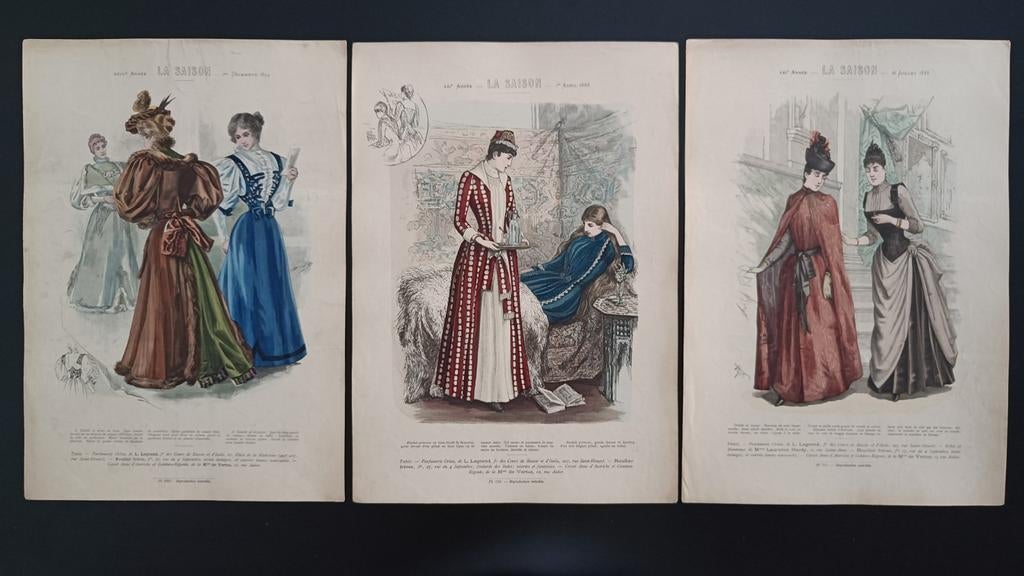 Trois anciens imprimés de mode français La Saison., Enlèvement ou Envoi, Utilisé, Costume traditionnel, Gravure