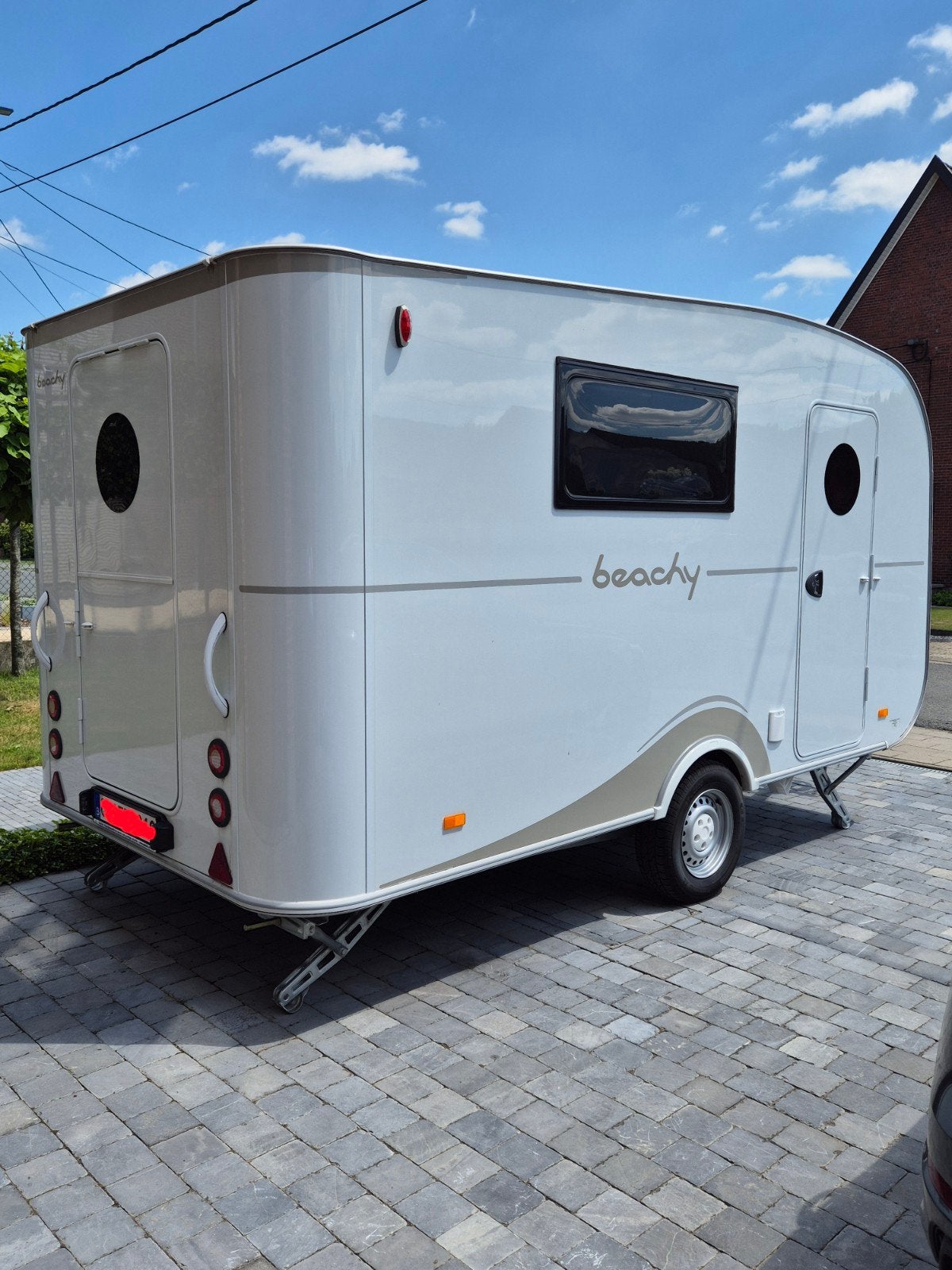 Hobby Beachy 420 met zonneluifel en fietsendrager 2025, Caravans en Kamperen, Caravans, Particulier, Treinzit, Hobby