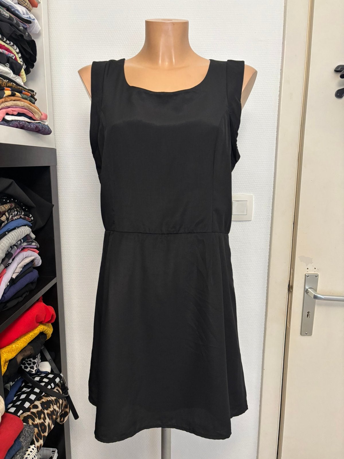 Vero Moda zwarte jurk, Ophalen of Verzenden, Zo goed als nieuw, Zwart