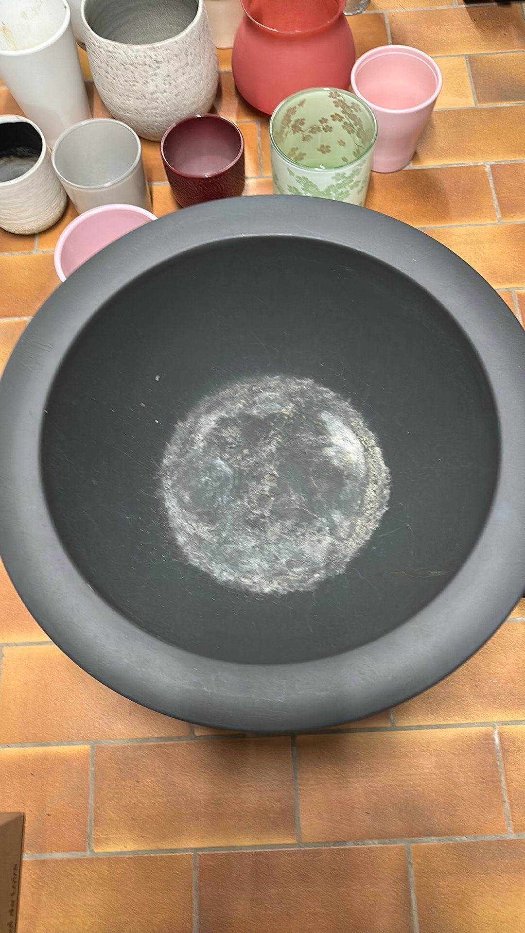 Pot gris pour fleurs exterieur bon etat, Balcon, 40 cm ou plus, Rond, Synthétique