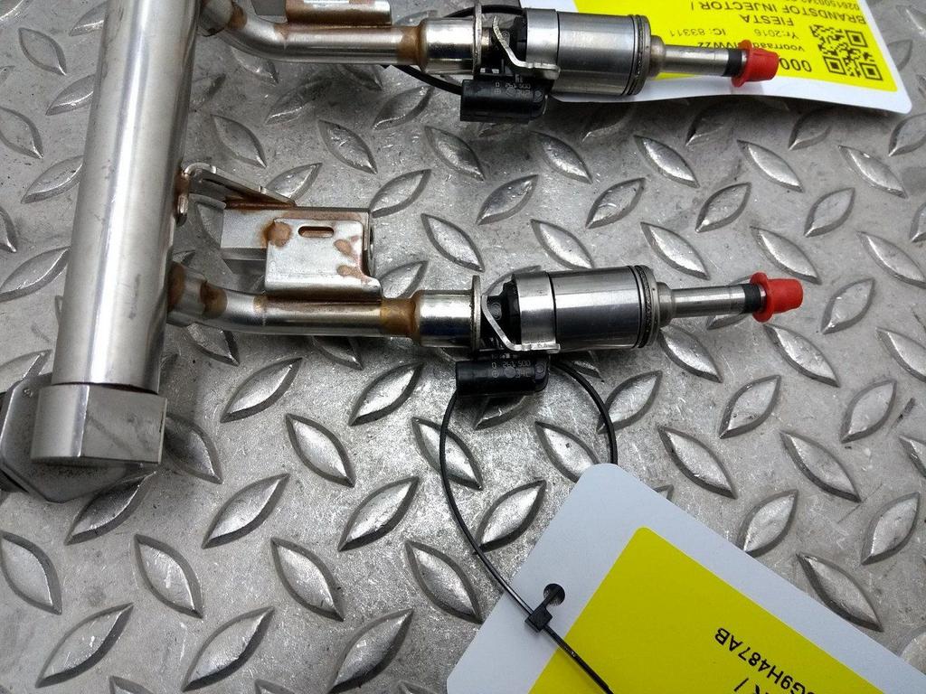FORD FIESTA BRANDSTOF INJECTOR / VERSTUIVER 2016, Ophalen of Verzenden, Gebruikt, Stiba lid