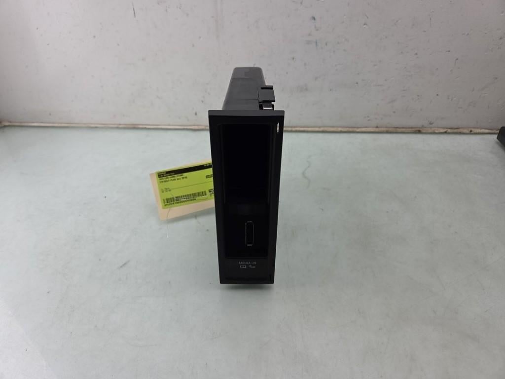 AUX/USB POORT Volkswagen Golf Plus (5M1 / 1KP), Dhr. J. Ham, Gebruikt, Volkswagen, Administratie@autoham.nl