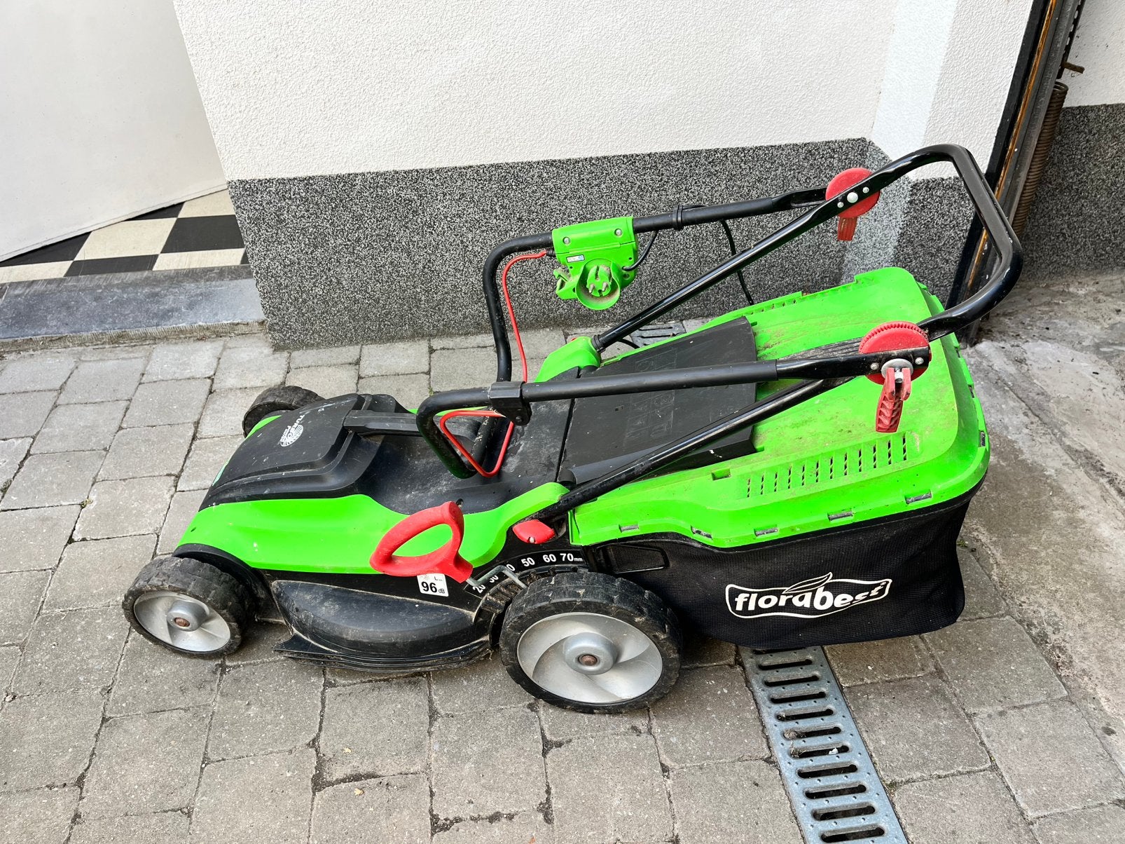 Grasmaaier, Ophalen, Cirkelmaaier, Gebruikt, Elektrische grasmaaier