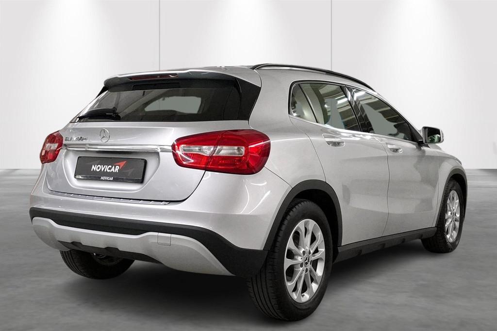 Mercedes-Benz GLA-klasse 200 d, Auto's, Stof, Gebruikt, 4 cilinders, 5 deurs