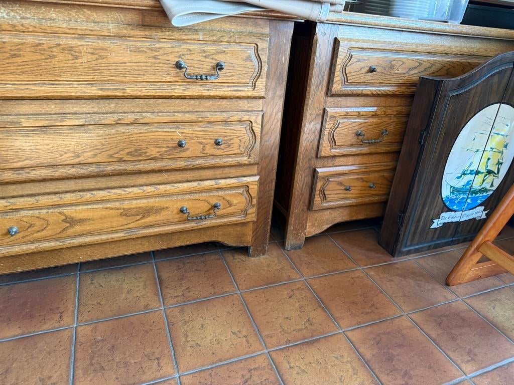 Commodes rustiques, Enlèvement